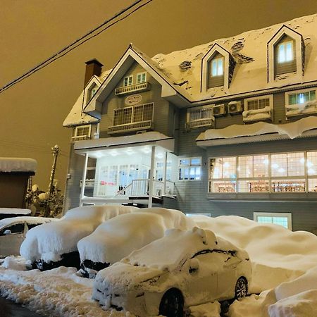 Snowhouse Memorie Hotel-石打丸山 Seki  Exterior photo